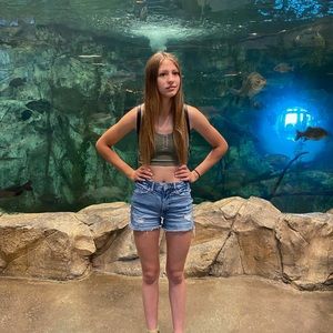 Meet your Posher, Reagan